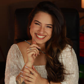 Artista especialista em aquarelas e pinturas a óleo